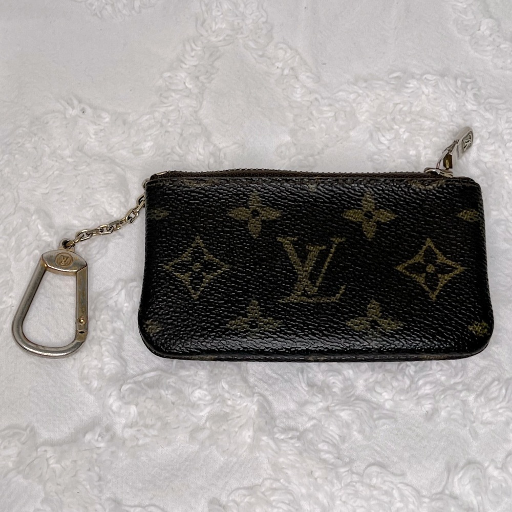 LOUIS VUITTON • MONOGRAM • KEY CLES POUCH - Picture 8 of 8